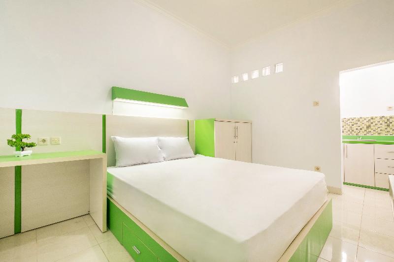 Oyo 2392 Kost Safira - Oda