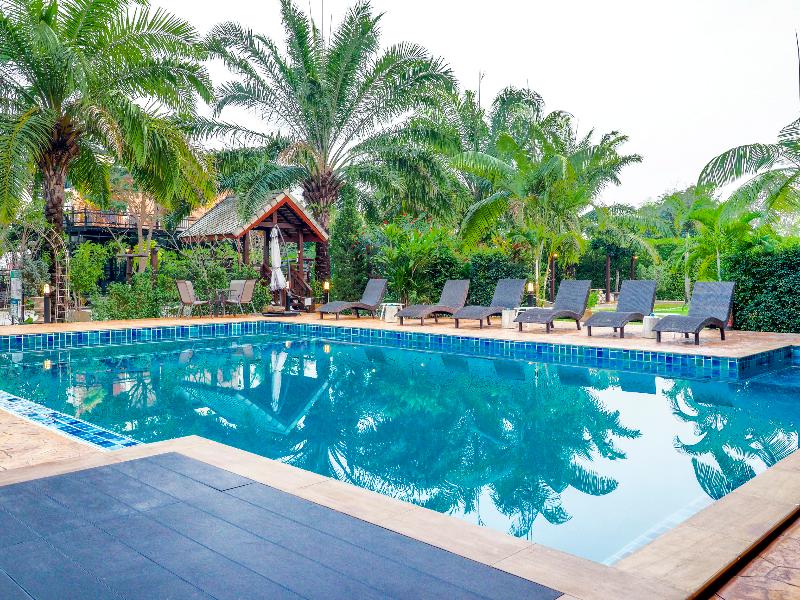 Capital O 727 Be One Resort - Havuz