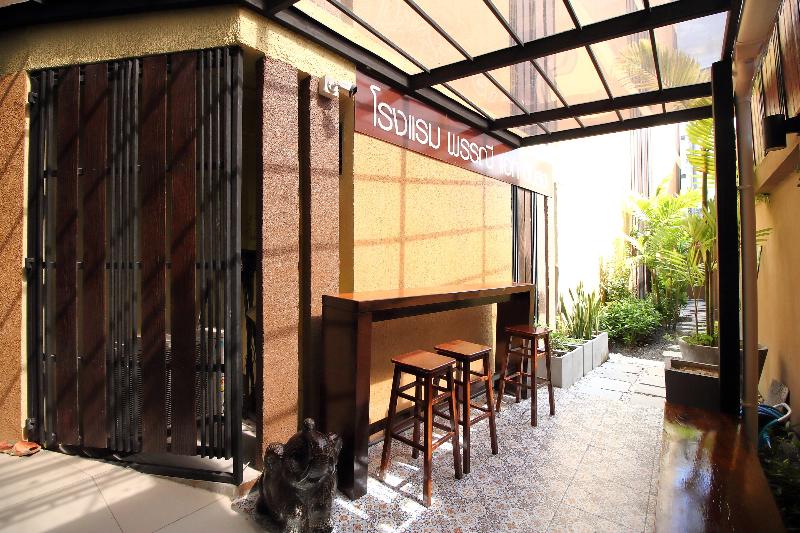 Oyo 483 Pannee Hotel Khaosan - Lobi
