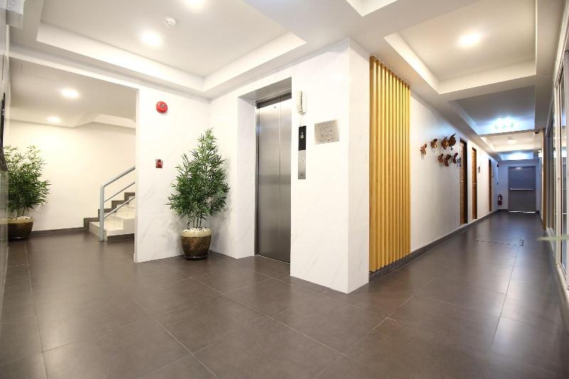 Oyo 483 Pannee Hotel Khaosan - Lobi