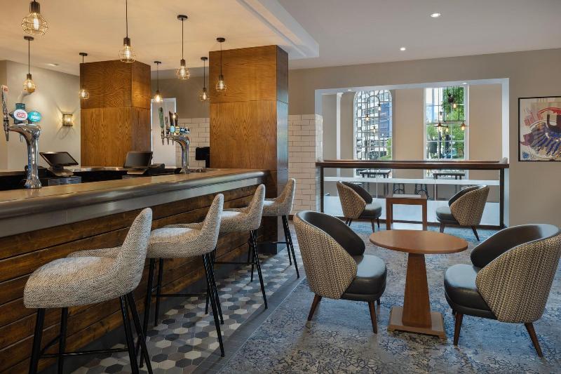 Delta Hotels by Marriott Birmingham - Lobi