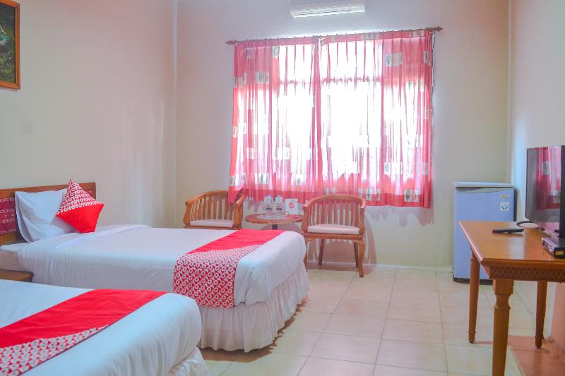 Oyo 1240 Hotel Pantai Jaya - Oda