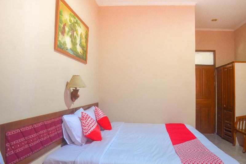 Oyo 1240 Hotel Pantai Jaya - Oda