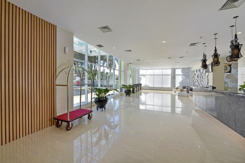 Whiz Sudirman Cilacap - Lobi