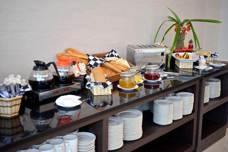 Whiz Sudirman Cilacap - Restoran