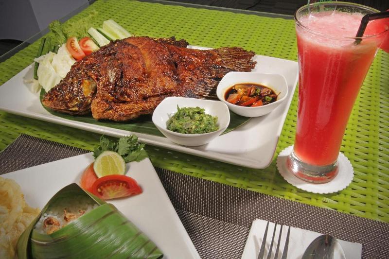 Whiz Sudirman Cilacap - Restoran