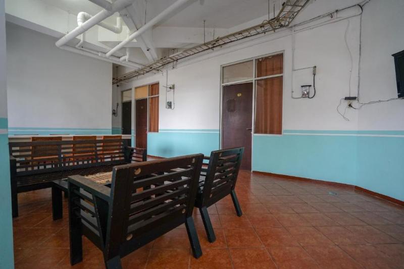 Super OYO 1844 Bravo Residence - Lobi