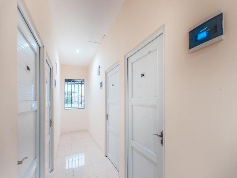 Super OYO 2034 Eden Guest House - Lobi