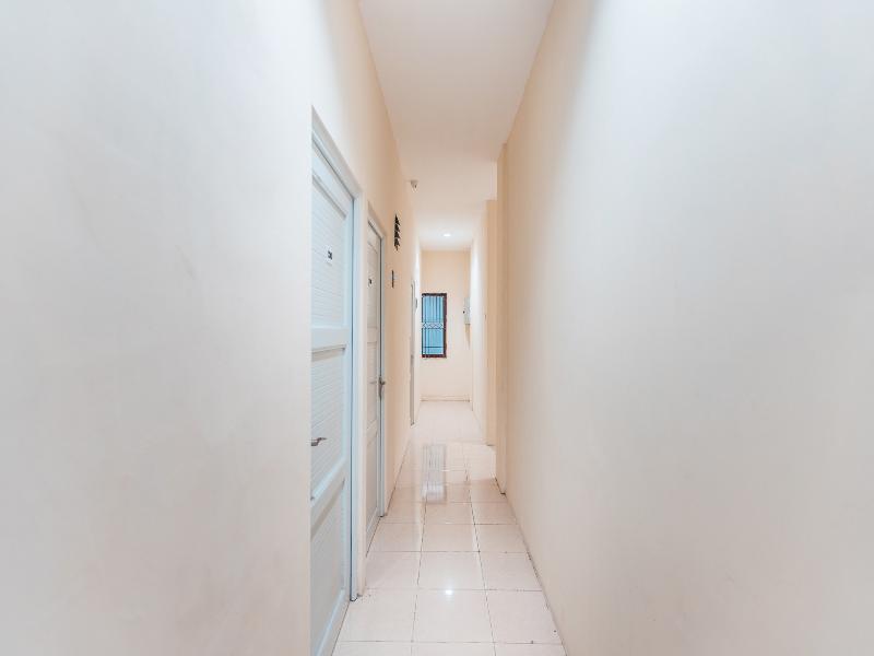 Super OYO 2034 Eden Guest House - Lobi