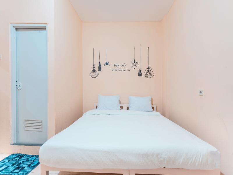 Super OYO 2034 Eden Guest House - Oda