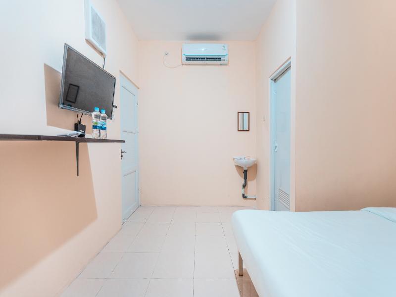 Super OYO 2034 Eden Guest House - Oda