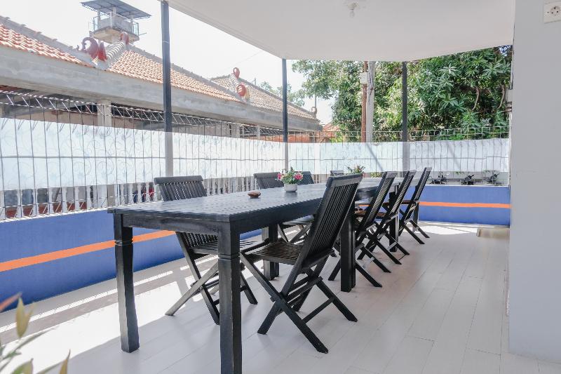 Oyo 1566 El Reyshi Family Residence - Restoran