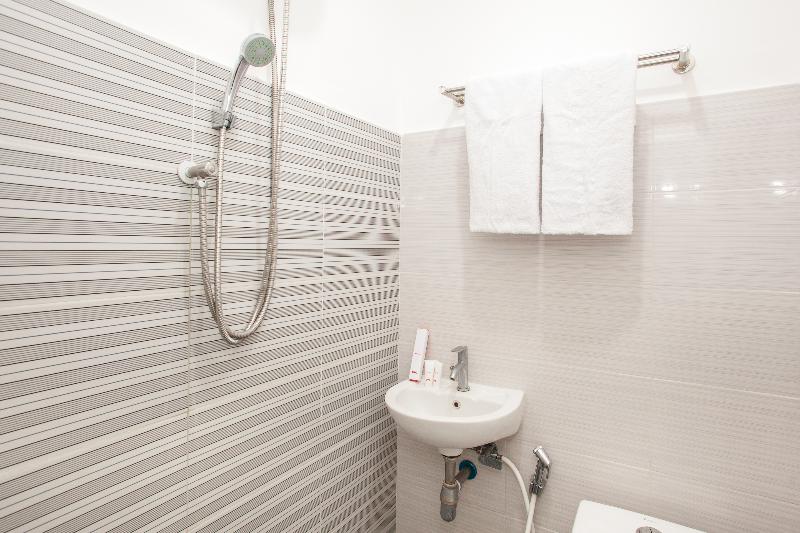 Super OYO 1176 J3 Residence Syariah - Oda