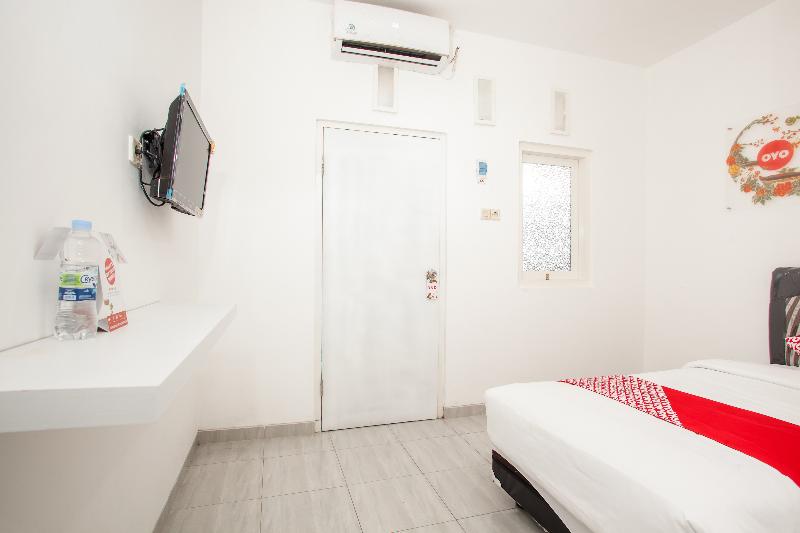 Super OYO 1176 J3 Residence Syariah - Oda