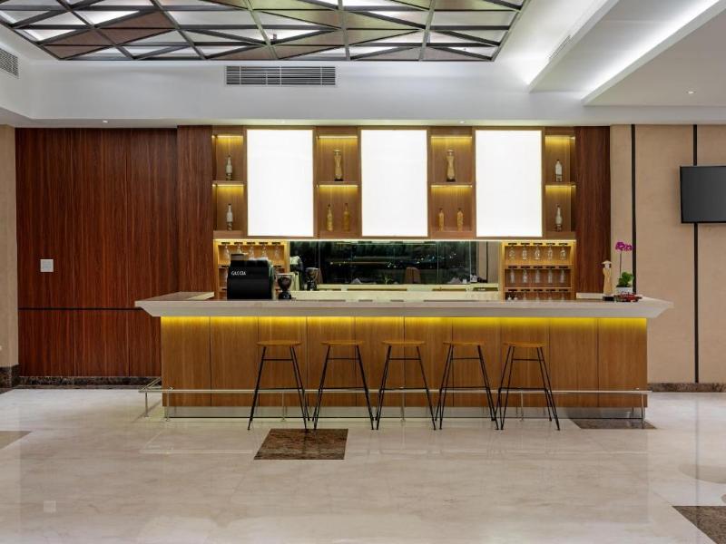 Aston Gresik Hotel & Conference Center - Lobi