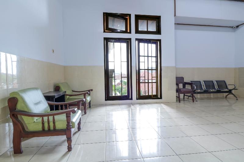 Super OYO 1952 Hotel Dewata Indah - Genel