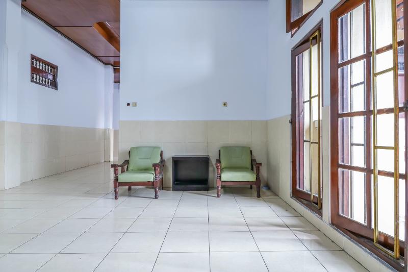 Super OYO 1952 Hotel Dewata Indah - Genel