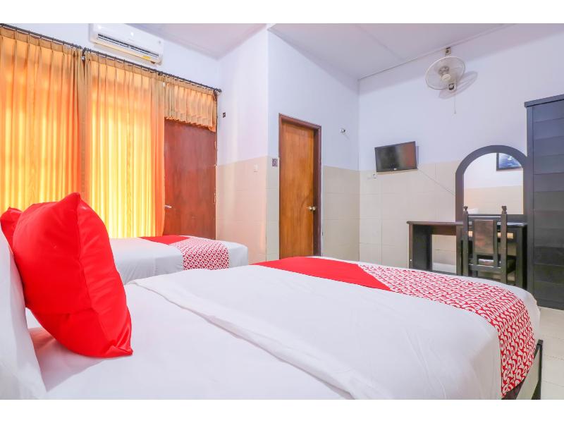 Super OYO 1952 Hotel Dewata Indah - Oda