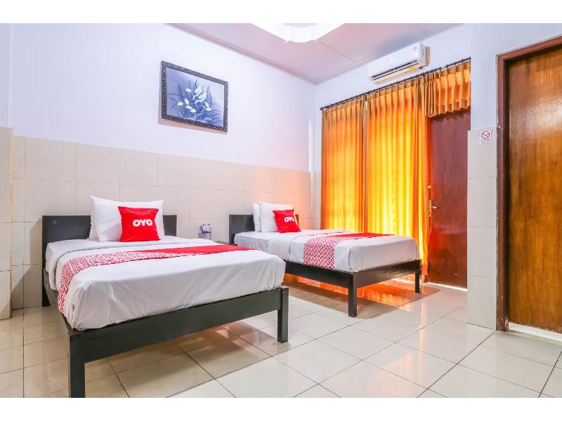 Super OYO 1952 Hotel Dewata Indah - Oda