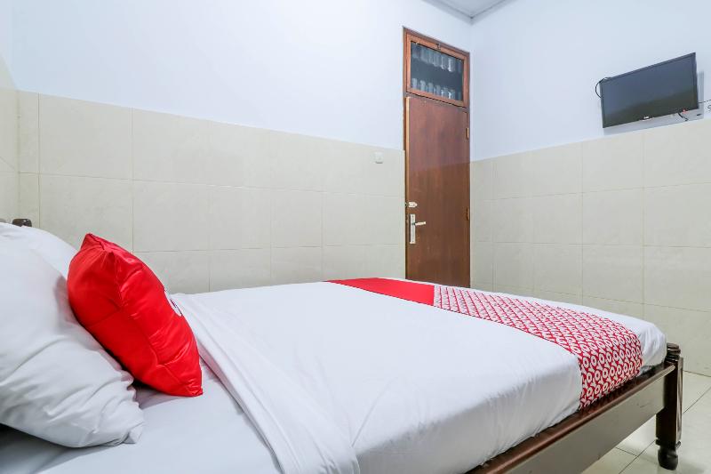 Super OYO 1952 Hotel Dewata Indah - Oda
