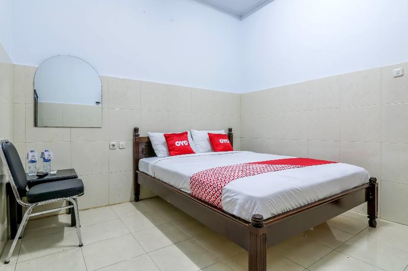 Super OYO 1952 Hotel Dewata Indah - Oda