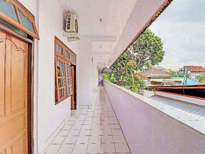 Oyo 1356 Gusti Residence - Lobi