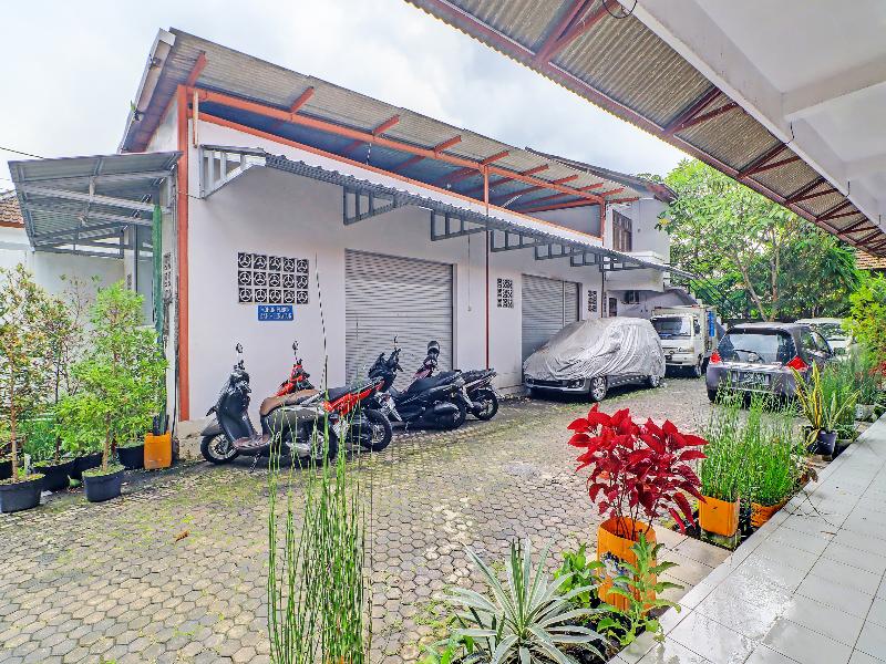Oyo 1356 Gusti Residence - Lobi