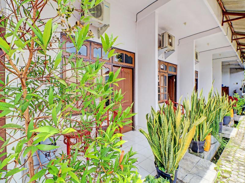 Oyo 1356 Gusti Residence - Lobi