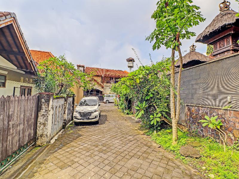 Oyo 1356 Gusti Residence - Lobi
