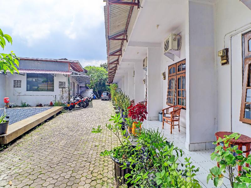 Oyo 1356 Gusti Residence - Lobi