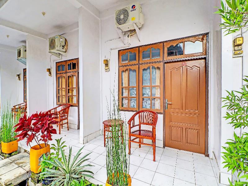 Oyo 1356 Gusti Residence - Lobi