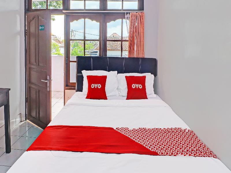 Oyo 1356 Gusti Residence - Oda
