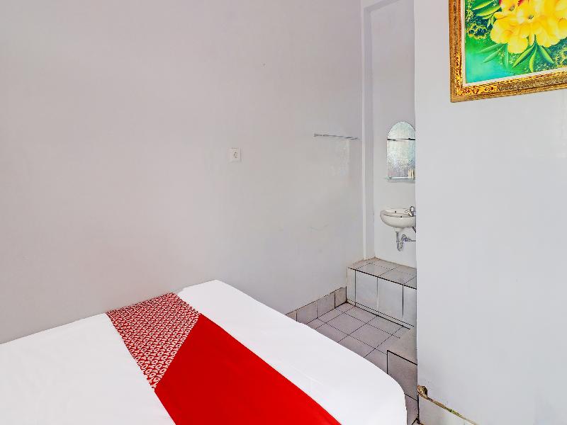 Oyo 1356 Gusti Residence - Oda