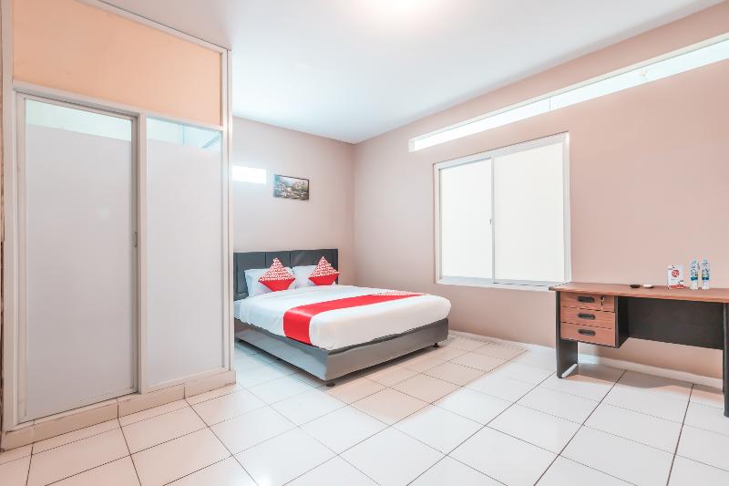Super OYO 1868 J&b Room Pramuka - Oda