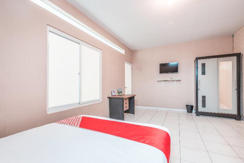 Super OYO 1868 J&b Room Pramuka - Oda