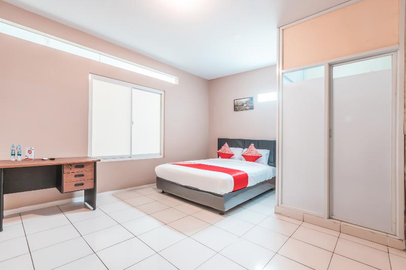 Super OYO 1868 J&b Room Pramuka - Oda