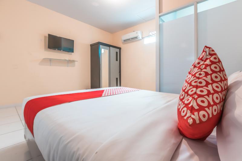 Super OYO 1868 J&b Room Pramuka - Oda