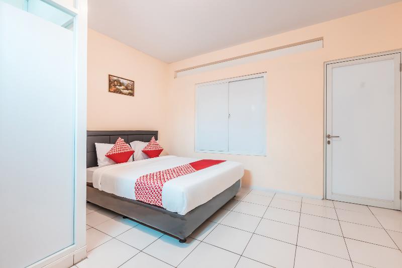 Super OYO 1868 J&b Room Pramuka - Oda