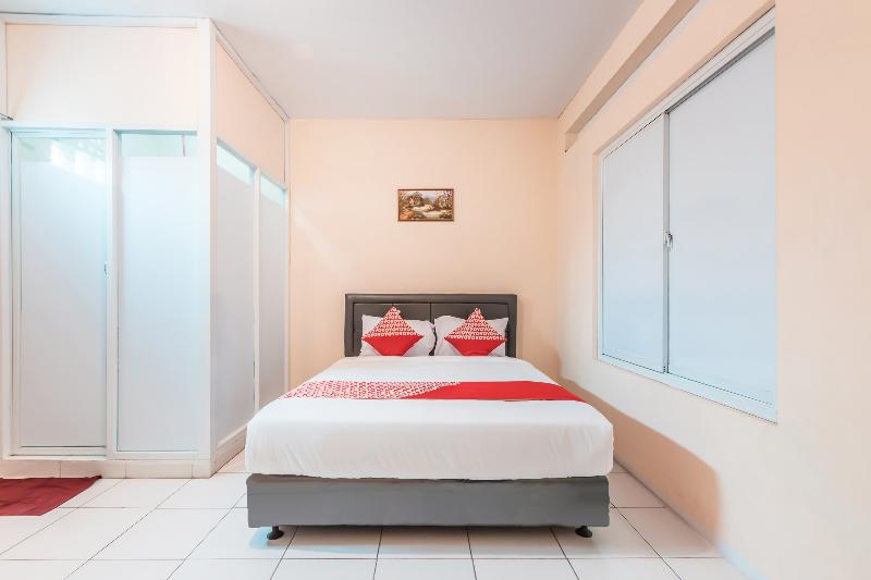 Super OYO 1868 J&b Room Pramuka - Oda