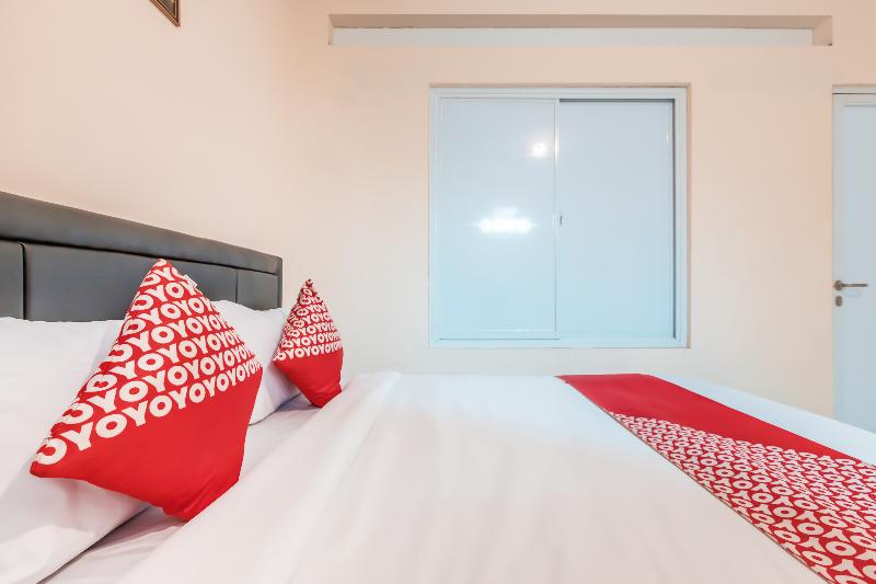 Super OYO 1868 J&b Room Pramuka - Oda