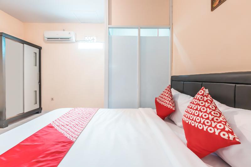 Super OYO 1868 J&b Room Pramuka - Oda