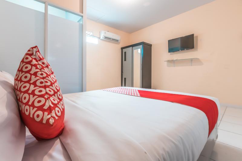 Super OYO 1868 J&b Room Pramuka - Oda