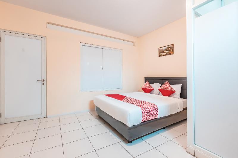 Super OYO 1868 J&b Room Pramuka - Oda