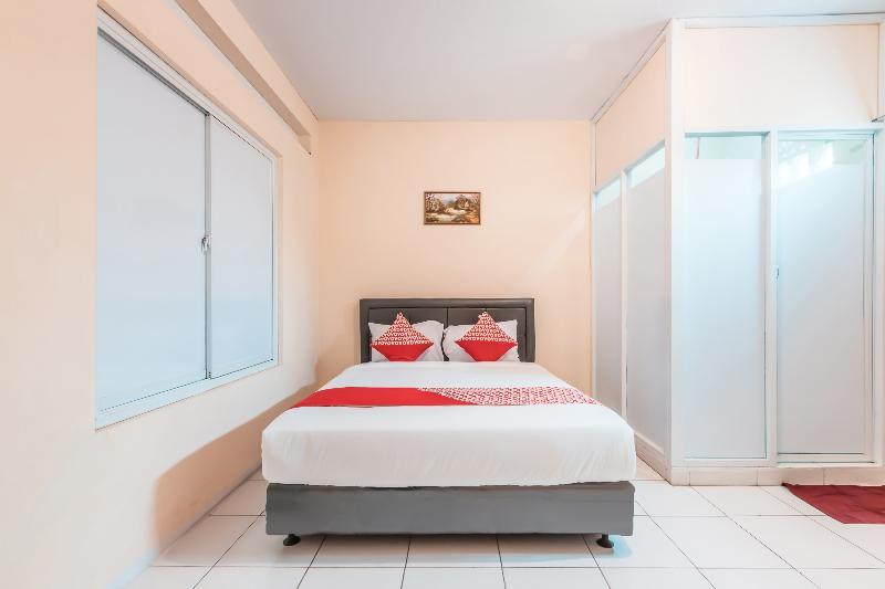 Super OYO 1868 J&b Room Pramuka - Oda