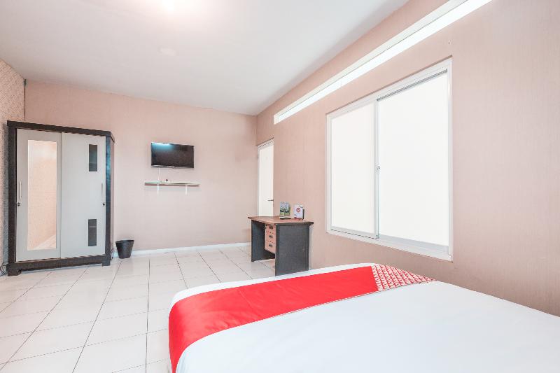 Super OYO 1868 J&b Room Pramuka - Oda