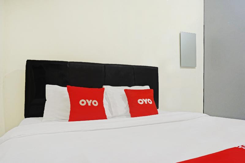 Super OYO 1868 J&b Room Pramuka - Oda