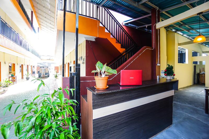 Oyo 1720 A2B Residence - Lobi