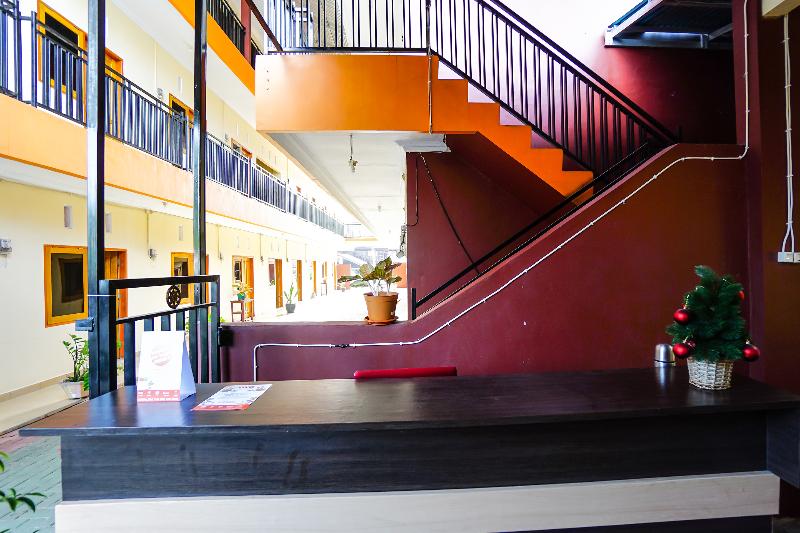 Oyo 1720 A2B Residence - Lobi