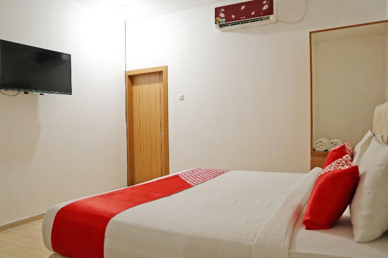 Oyo 1673 M Authentic Kost Man - Oda