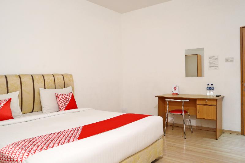 Oyo 1673 M Authentic Kost Man - Oda